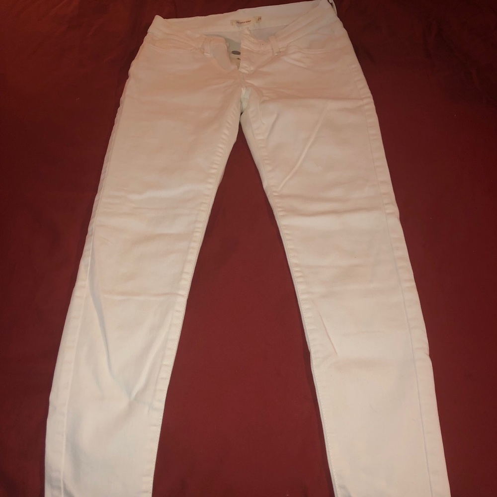 710 super skinny Levi’s white jeans